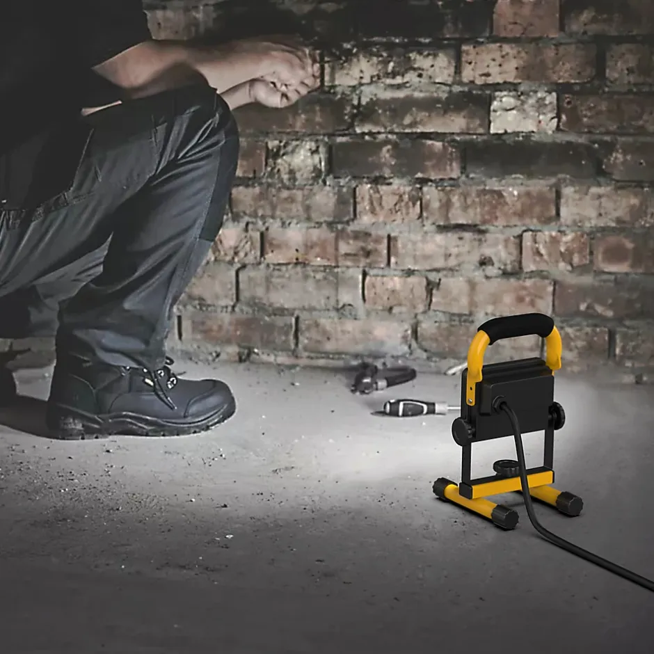 Projecteur de chantier portable filaire à LED 10 W- Sale