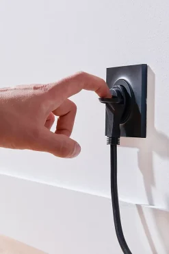 Rallonge intérieur H05VV-F 3 x 1.5 mm² 3m + prise noir-Diall