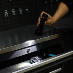 Torche indestructible 350 lumens^Stanley Sale