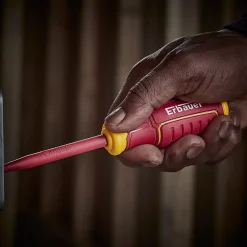 Tournevis d'électricien VDE plat SL125 x 5.5^Erbauer Sale