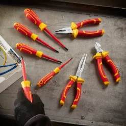 Tournevis et pinces VDE - 8 pièces-Magnusson Discount