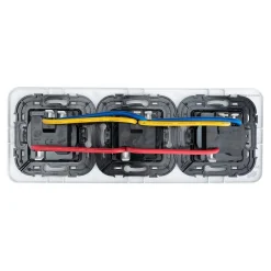 Triple prise avec terre prêt câblée Espen blanc composable-Jacobsen New