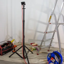 - Projecteur de chantier secteur 230 V Trépied 1 tête 20W 1600 LM 6500 K Projection 40 M IP 44 - PR20WT^Xanlite Online